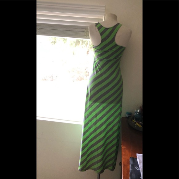 🍁3/$25 Woman’s strips dress by Just Love. Size Medium - Picture 2 of 6